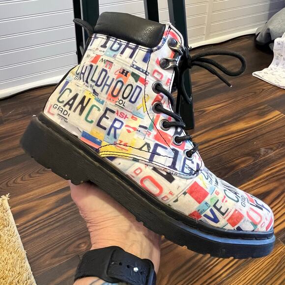 Fight Childhood Cancer Graphic Printed Lace Up Combat Boots Size 8 - Picture 3 of 11